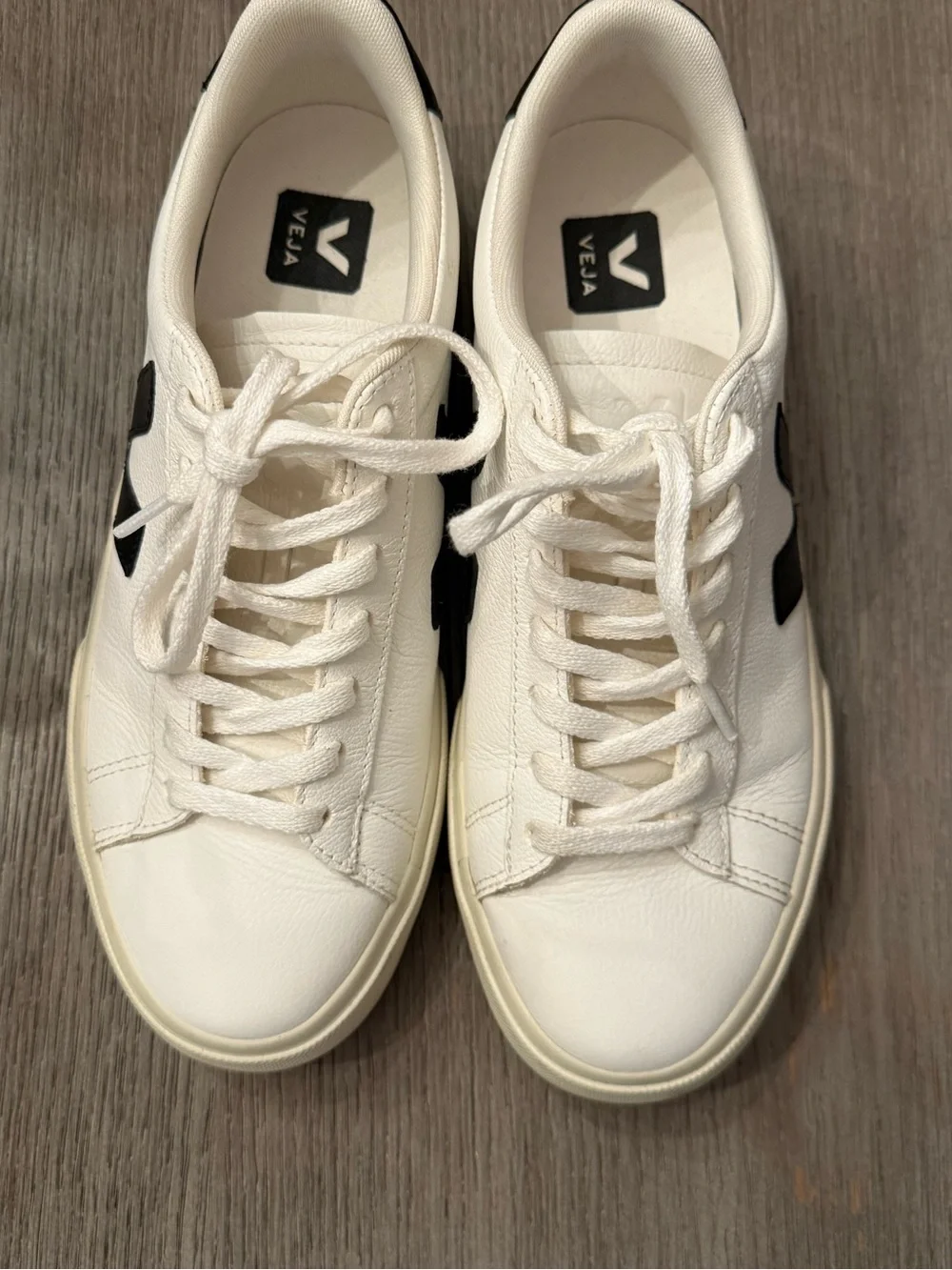 Veja Campo Sneaker in Extra White and Black